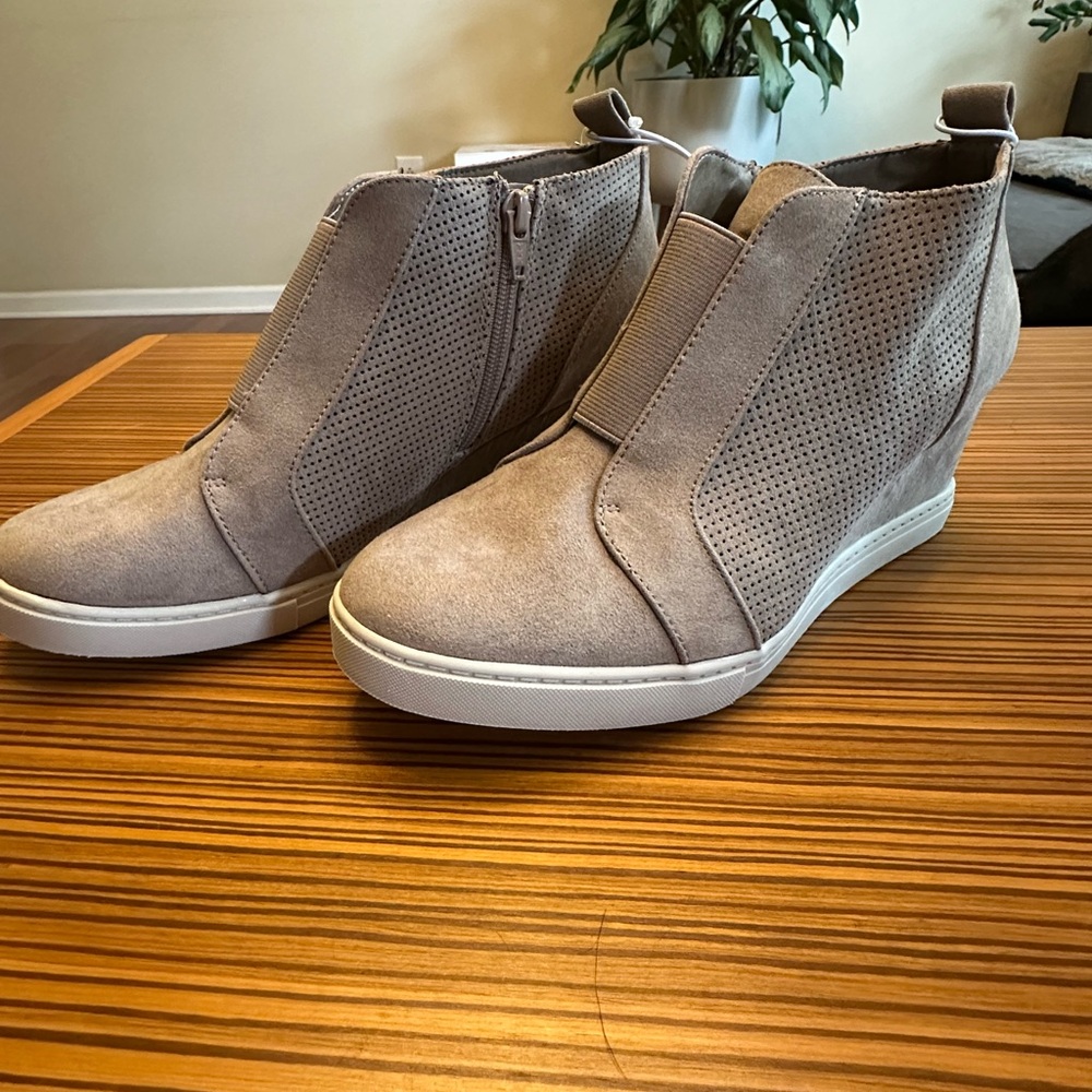 A New Day Women's Taupe/Beige Wedge Ankle Sneakers Boots NWT size 10